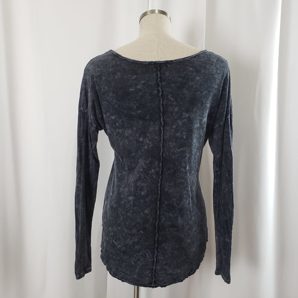 Signorelli Washed Out Distressed Graphic Bohemian Top Medium - Picture 10 of 12